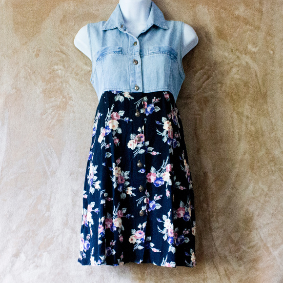 Vintage Dresses & Skirts - Denim Floral Dress - 90s Vintage EUC